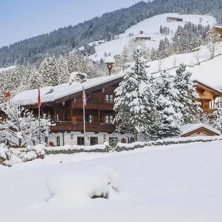 Innerhof Apartment *